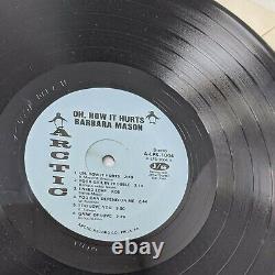 AUTOGRAPHED copy Barbara Mason sings Oh How It Hurts on VG++ cond ARCTIC mc 147