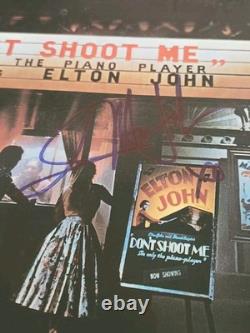 Album LP signé par Elton John avec certification