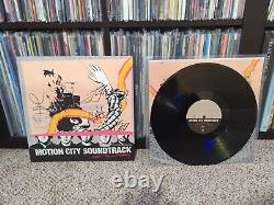 Album vinyle signé de Motion City Soundtrack: Commit This To Memory