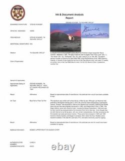 Autographe de Stevie Wonder signé dans l'album Square Circle