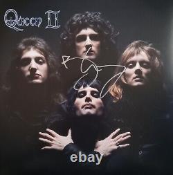 Brian May a signé l'album vinyle de Queen II