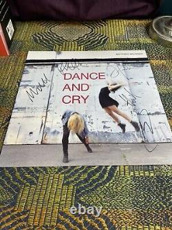 DISQUE VINYLE DANCE & CRY DE MOTHER MOTHER SIGNÉ - DÉDIÉ LORS DE LA RENCONTRE ET SALUT