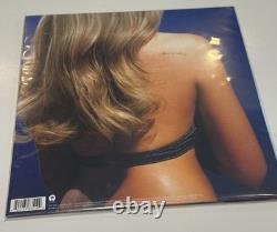 DISQUE VINYLE DÉLUXE SHORT N' SWEET SIGNÉ PAR SABRINA CARPENTER - LP AUTOGRAPHIÉ