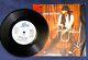 Disque Vinyle 45 Rpm Epic Signé De Michael Jackson "leave Me Alone" 1988