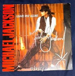 Disque Vinyle 45 RPM Epic signé de Michael Jackson 'Leave Me Alone' 1988