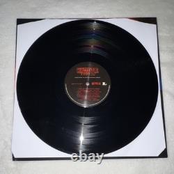 Disque Vinyle Autographié par le Casting de Stranger Things Certifié JSA Original