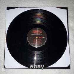 Disque Vinyle Autographié par le Casting de Stranger Things Certifié JSA Original