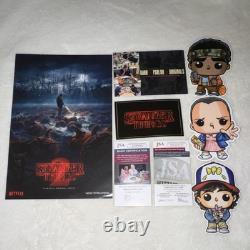 Disque Vinyle Autographié par le Casting de Stranger Things Certifié JSA Original