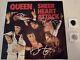 Disque Vinyle Signé De Queen Sheer Heart Attack Avec (2) Médiators De Guitare De Brian May