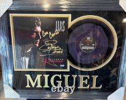 Disque vinyle signé par le chanteur Luis Miguel avec cadre personnalisé, authentifié PSA/DNA<br/>