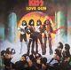 Gene Simmons A Signé L'album Vinyle "love Gun" De Kiss