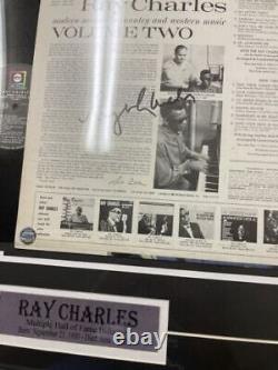 Image encadrée autographiée de Ray Charles avec disque vinyle pour caverne de l'homme