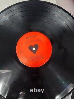 Joan Jett a signé un album vinyle Bad Reputation autographié BLACKHEART RECORD.