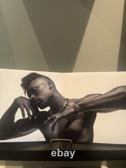L'album Algorithm de Lucky Daye. Édition limitée signée de disque vinyle autographed.