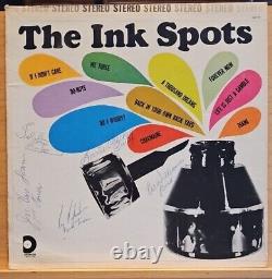 Le disque vinyle LP des Ink Spots signé avec 5 signatures.