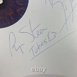 Le groupe The Tubes a signé l'album vinyle LP autographié 'Fully Signed' de l'extérieur