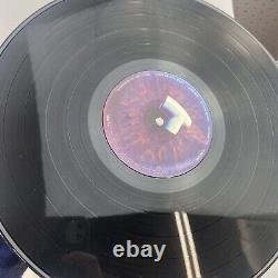 Le groupe The Tubes a signé l'album vinyle LP autographié 'Fully Signed' de l'extérieur