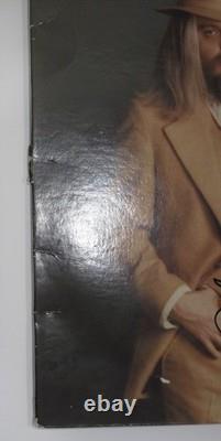 Leon Russell a signé l’album vinyle de mariage LEON & MARY RUSSELL LP avec certificat d’authenticité JSA