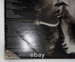 Leon Russell a signé l’album vinyle de mariage LEON & MARY RUSSELL LP avec certificat d’authenticité JSA