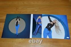 Meghan Trainor LP vinyle Timeless signé avec insert et hologramme JSA