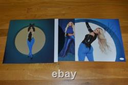 Meghan Trainor LP vinyle Timeless signé avec insert et hologramme JSA