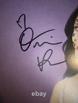 Olivia Rodrigo a signé un vinyle SOUR avec certificat d'authenticité JSA