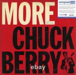 PLUS de pochette de disque vinyle signée par Chuck Berry. ACOA