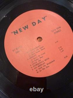 Rare signé autographié NEW DAY (GROWING CONCERN GUERINO) VINYLE DE GARAGE DE CHICAGO
