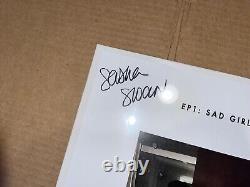 Sasha Sloan a signé un vinyle autographié LP EP Sad Girl