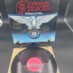 Saxon Wheels of Steel Vinyle dédicacé/signé par Biff Byford +4