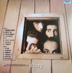Serj Tankian a signé un album vinyle System Of A Down Toxicity
