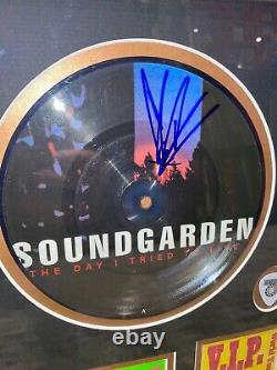 Soundgarden Chris Cornell Disque En Vinyle Signé Autographié Lp Encadré Bas Beckett