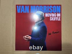 Van Morrison a signé un disque vinyle LP autographié Moving on Skiffle Astral Weeks.