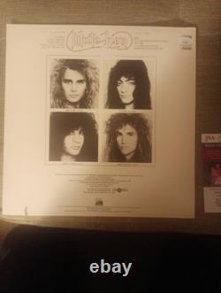 Vinyle LP 'White Lion Pride' signé par Mike Tramp COA JSA #CD46639