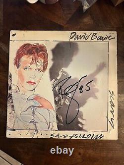 Vinyle LP signé par David Bowie Scary Monsters Super Creeps Record autographié.
