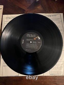 Vinyle LP signé par David Bowie Scary Monsters Super Creeps Record autographié.