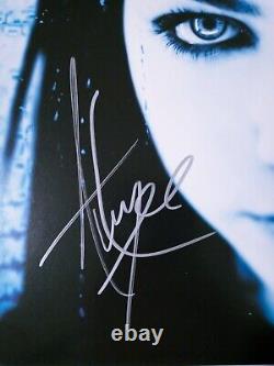 Vinyle dédicacé 'Fallen' d'Evanescence avec la signature d'Amy Lee sur la pochette et l'insert.